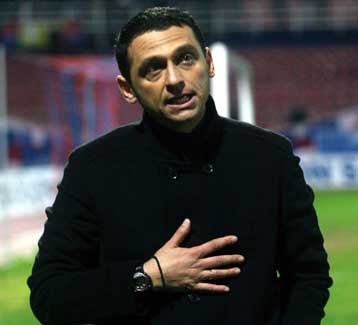 Στήριξη στον Σταματόπουλο με επίσημη ανακοίνωση από τον Τσακίρη