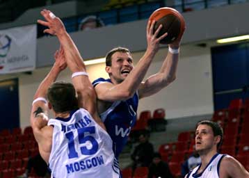 Το ρόδι δεν έσπασε ούτε κόντρα στη Ντιναμό Μόσχας για τον Πανελλήνιο