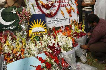 «Κυνήγι» για τους δράστες της επίθεσης κατά της ομάδας της Σρι Λάνκα στη Λαχώρη