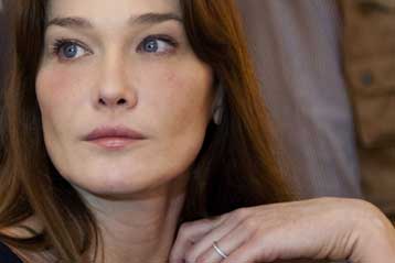 Ένα παιδί από τον Νικολά Σαρκοζί επιθυμεί η Κάρλα Μπρούνι