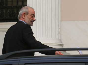 Η κρίση απαιτεί βαθιές αλλαγές και όχι επιφανειακές συμφωνίες, δηλώνει ο Αλ.Αλαβάνος