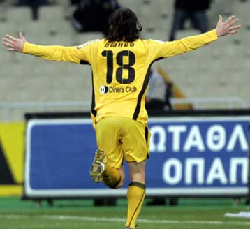 Η ΑΕΚ βγάζει στο «σφυρί» τον Μπλάνκο το καλοκαίρι