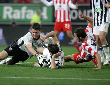 Το «θερμόμετρο» ανεβαίνει για το ντέρμπι της Σούπερ Λιγκ μεταξύ ΠΑΟΚ και Ολυμπιακού