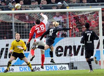 Κερδισμένοι Χέρτα και Μπάγερν στην αγωνιστική των… τρικλοποδιών