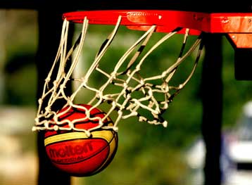 Εύκολα ο Παναθηναϊκός, δύσκολα ο Ολυμπιακός