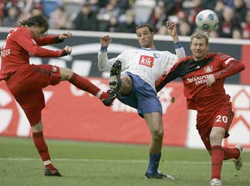 Ισοπαλίες απέσπασαν εκτός έδρας Αϊντραχτ και Μπόχουμ