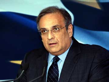 Επιτήρηση και σκληρά μέτρα από το 2009 αποφασίζουν οι Βρυξέλλες για την Ελλάδα