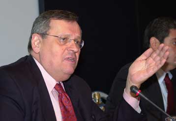 Στις 17 Μαρτίου τα αποκαλυπτήρια της «Δράσης», του νέου κόμματος του Στ.Μάνου