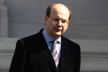 Ικανοποίηση Χατζηδάκη για τις εξελίξεις στην υπόθεση της Ολυμπιακής