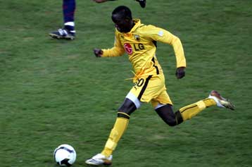 Διάταση στον δικέφαλο υπέστη ο Ντιούφ στην προπόνηση