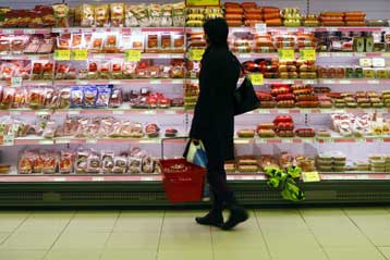 «Όχι» της Κομισιόν στην πώληση ληγμένων τροφίμων σε μειωμένες τιμές