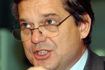 Διχογνωμία στην ΕΚΤ για το πόσο χαμηλά μπορούν να πέσουν τα επιτόκια