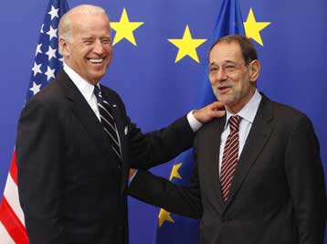 «Ανοιγμα» στους μετριοπαθείς Ταλιμπάν επιχειρεί ο Μπάιντεν από τις Βρυξέλλες