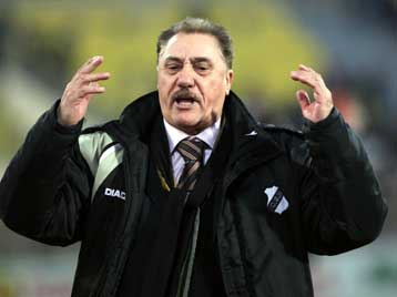 Παραμονή Μαντζουράκη, πρόστιμο στον Σίμιτς και «κρυφτό» με τους οπαδούς