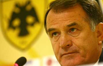 Δείπνο συσπείρωσης στην ΑΕΚ και υπόσχεση για καλή συνέχεια