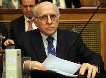 Το Μάιο η απόφαση για την «τακτοποίηση» των ημιυπαίθριων χώρων