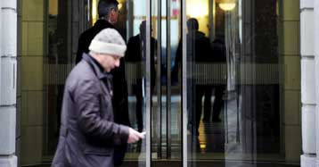 Στους «μη συνεργάσιμους» φορολογικούς παραδείσους κατατάσσει ο ΟΟΣΑ την Ελβετία