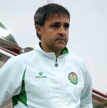 «Τρίποντο» για να… κλειδώσει την παραμονή θέλει ο Φερέρα