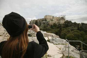 Κατατέθηκε στη Βουλή η τροπολογία για τα χρέη προς τους συμβασιούχους του ΥΠΠΟ