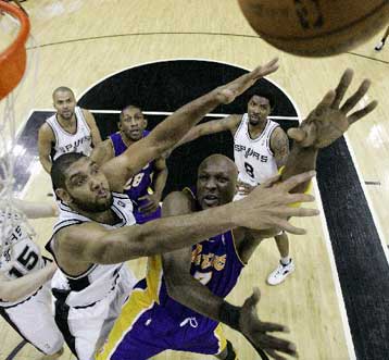 Τα μαγικά του ΛεΜπρον και η εξασφάλιση των Λέικερς