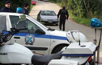 Επιχείρηση της ΕΛ.ΑΣ. για σύλληψη ληστή με χειροβομβίδα στον Πειραιά