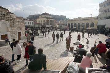 Αστυνομικός πυροβόλησε ιδιοκτήτη καφετέριας στο Μοναστηράκι
