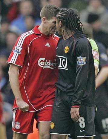 Μετωπική… για το κλασικό Μάντσεστερ – Λίβερπουλ