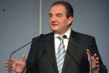 Αυτοπειθαρχία και υπευθυνότητα ζητά ο πρωθυπουργός για την αντιμετώπιση της κρίσης