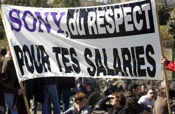 Σε συμφωνία με τους απολυμένους εργαζόμενους κατέληξε ο διευθυντής της Sony Γαλλίας
