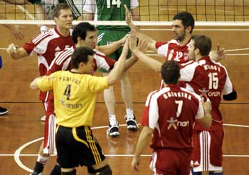 «Φρένο» στον Παναθηναϊκό από τον Φοίνικα, στα πλέι-οφ ο ΠΑΟΚ