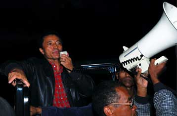 Δημοψηφίσμα για να βγει η Μαδαγασκάρη από την κρίση προτείνει ο πρόεδος της χώρας