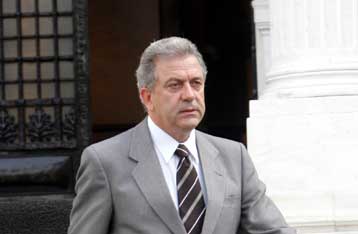 Έγκαιρες πληρωμές και μείωση δαπανών στα νοσοκομεία υποσχέθηκε ο Δ.Αβραμόπουλος