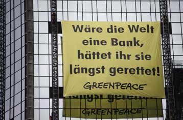 Πρωτότυπος τρόπος διαμαρτυρίας της Greenpeace για τη σωτηρία του πλανήτη