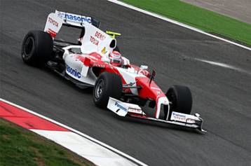 Πρωτοφανείς περικοπές στο διαθέσιμο μπάτζετ της Toyota