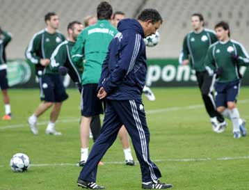 Κλείστε τα αυτιά σας, το μήνυμα του Χενκ Τεν Κάτε