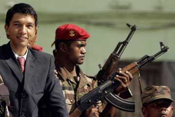 Παρέδωσε την εξουσία στο στρατό ο πρόεδρος της Μαδαγασκάρης