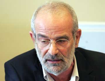 Την ανασυγκρότηση της ΕΦΕΕ ζητά ο Αλέκος Αλαβάνος