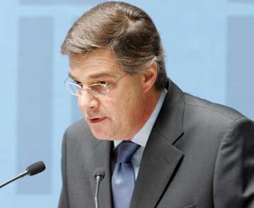 Ελαφρώς μειωμένα, κατά 5%, καθαρά κέρδη ανακοίνωσε η Εθνική Τράπεζα για το 2008