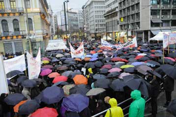 Ούτε μισή θυσία από τους εργαζόμενους για την κρίση, λέει η Αλ.Παπαρήγα