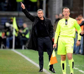 Πρόστιμο 10.000 ευρώ στον Μουρίνιο για ανοικτή κριτική στον διαιτητή