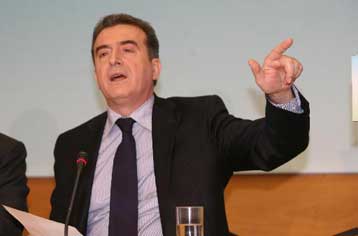 Κατά 34,1% επιβαρύνεται το «καλάθι της νοικοκυράς» ετησίως, καταγγέλλει το ΠΑΣΟΚ