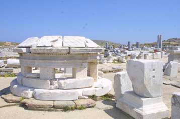 Αρχαία εργαστήρια έκρυβε η Οδός των Λεόντων στη Δήλο