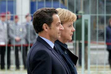 Το ρυθμιστικό πλαίσιο προτάσσουν Μέρκελ και Σαρκοζί για την αντιμετώπιση της κρίσης