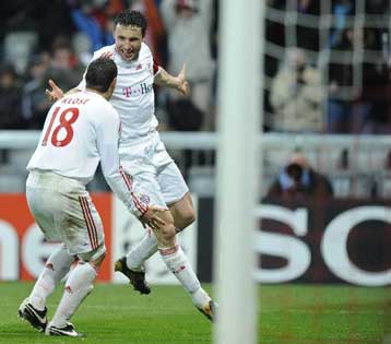 Ο Φαν Μπόμελ ανανέωσε μέχρι το 2010 στη Μπάγερν Μονάχου