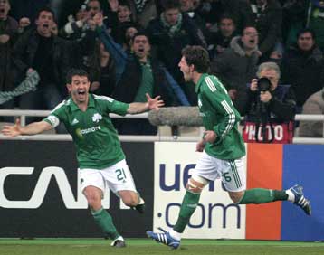 Καραγκούνης και Μάντζιος τα νέα προβλήματα του Τεν Κάτε