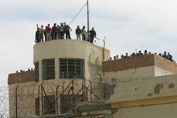 Νεκρή υπό αδιευκρίνιστες συνθήκες κατά τη μεταγωγή της 41χρονη κρατούμενη