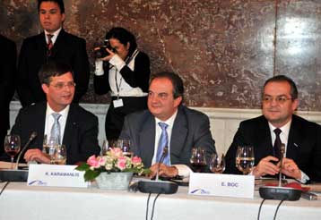 Περισσότερη Ευρώπη η απάντηση στην κρίση, δηλώνει ο Κ.Καραμανλής