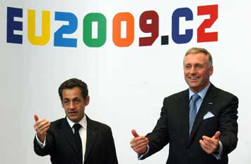 Μέτρα για την αντιμετώπιση της οικονομικής κρίσης αναζητούν οι Ευρωπαίοι ηγέτες