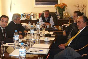 Αντίθετος ο ΔΣΑ στην επαναφορά ως αδικήματος της περιύβρισης αρχής