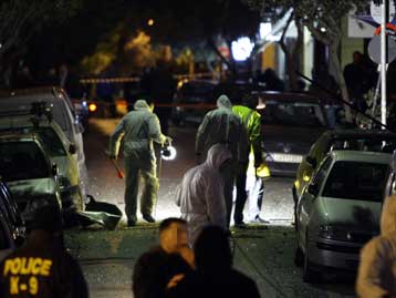 Βομβιστική επίθεση στην Αλεξάνδρας έξω από την ΚΕΔ